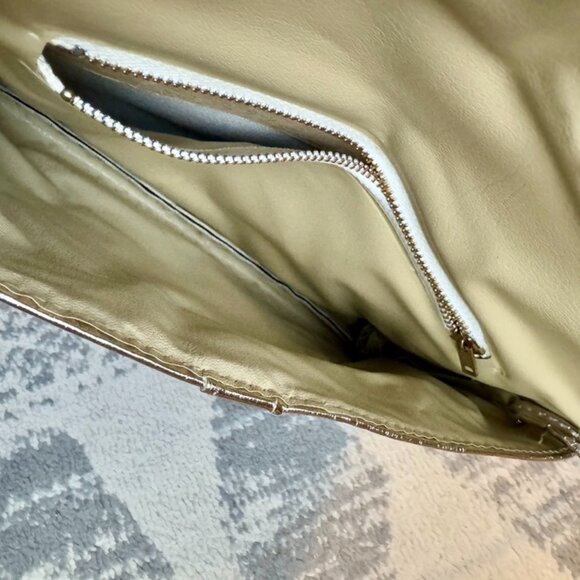 1980s Vintage Gold Vegan Leather Evening Bag - Picture 4 of 7